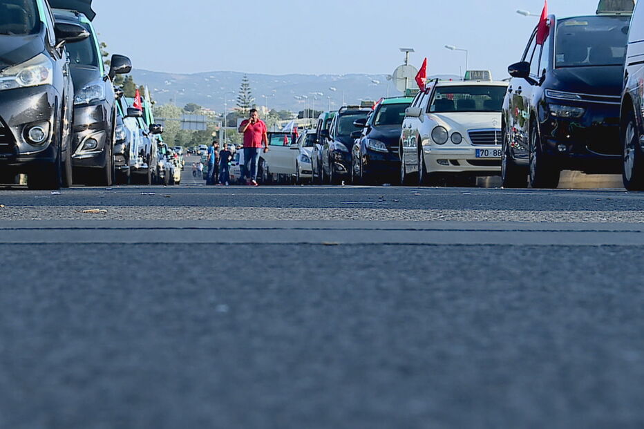 2018-09-21_12_24_01 Taxistas recusam desmobilizar até serem recebidos em Belém.jpg