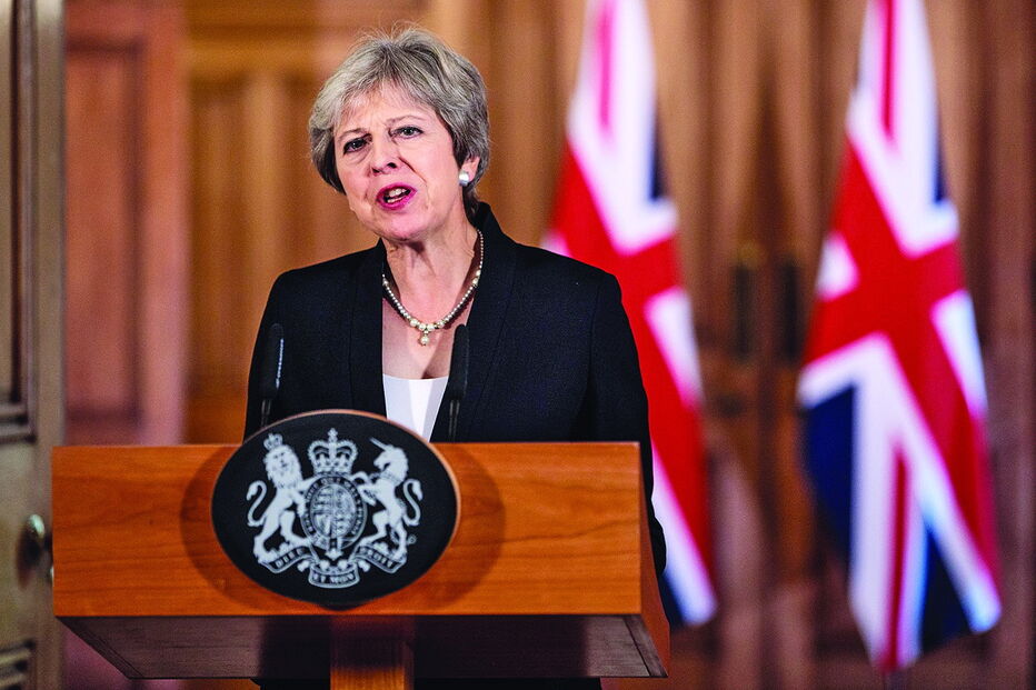 Theresa May diz que a bola  está no lado da União Europeia após as propostas britânicas  terem sido rejeitadas  