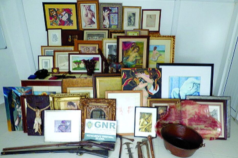 Obras furtadas por três ladrões