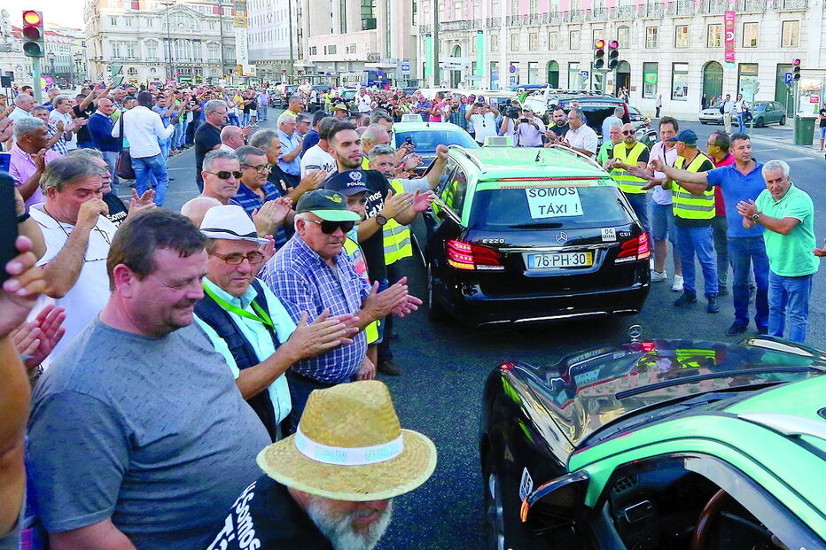 Taxistas continuavam concentrados em Lisboa (na foto), no Porto e em Faro. O protesto começou na quarta-feira