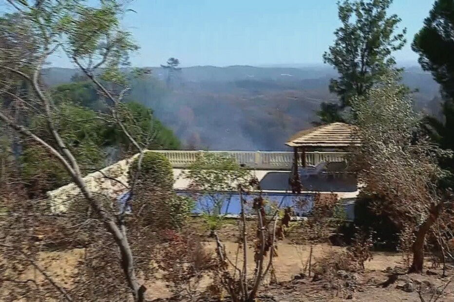 Incêndio junto a vivendas em Monchique mobiliza 50 operacionais