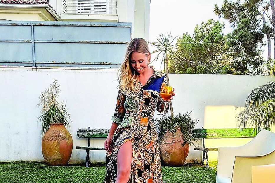 Famosas dão boas vindas ao outono na praia