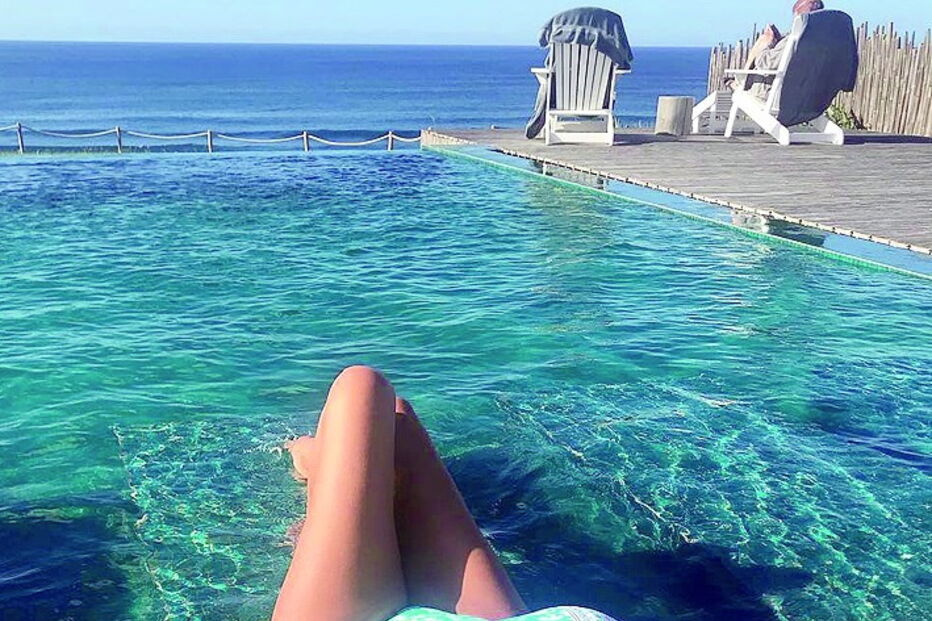 Famosas dão boas vindas ao outono na praia