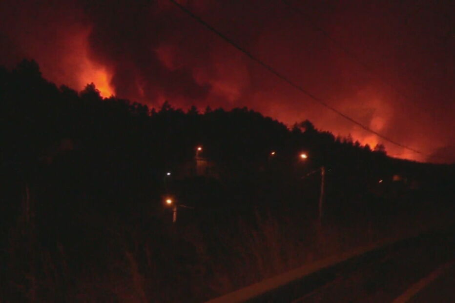 Incêndio lavra em Aldeias de Alijó