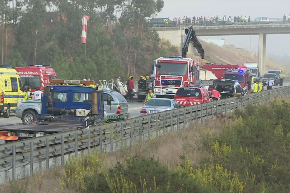 Colisão frontal no IC8 faz oito mortos em Pombal 