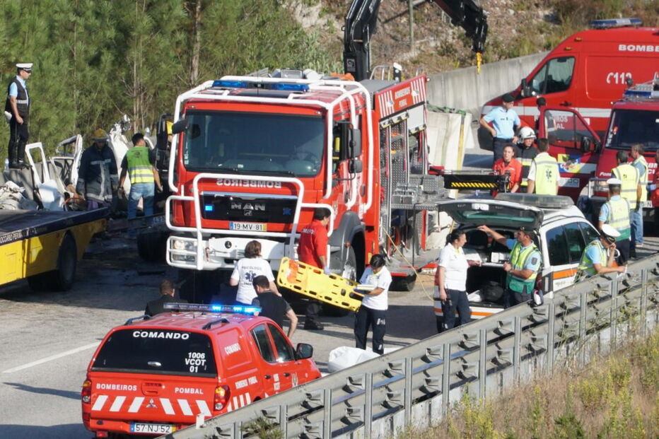 Colisão frontal no IC8 mata seis homens