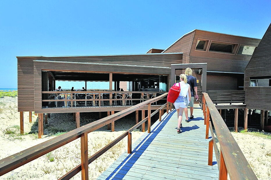 Restaurante Estaminé na ilha Deserta, em Faro