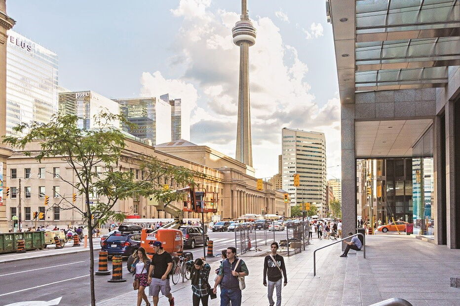 Toronto, a cidade à beira do lago ao lado do vizinho americano