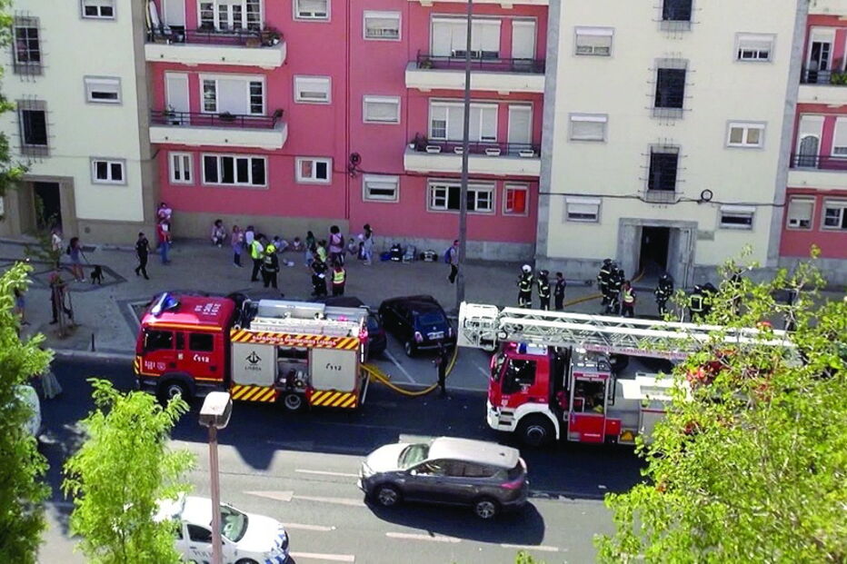 Incêndio em infantário localizado na Avenida de Roma, em Lisboa