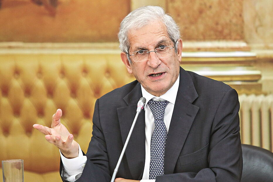 Carlos Tavares foi ministro da Economia no Governo de Durão Barroso, mas abandonou o executivo em julho de 2004 