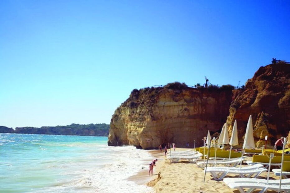 Praias em Portimão perdem muita areia