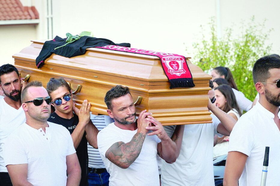 Despedida emotiva a cinco vítimas mortais do IC8 em Pombal