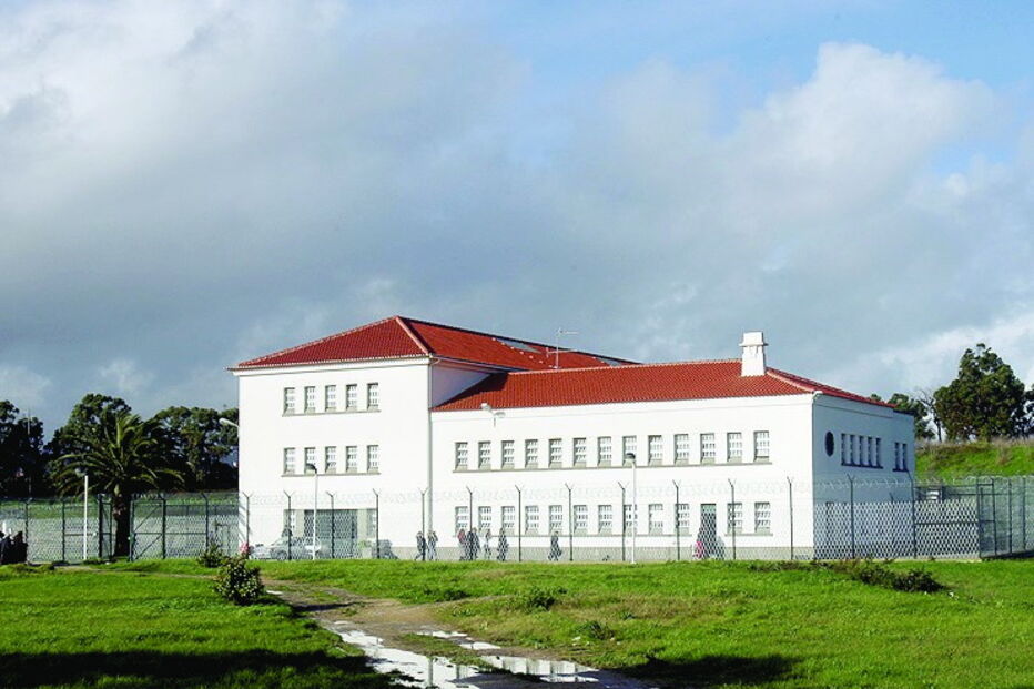 Burlona levada à cadeia em Loures