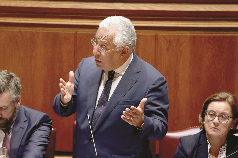 António Costa sob fogo do PSD por recuo no Infarmed 