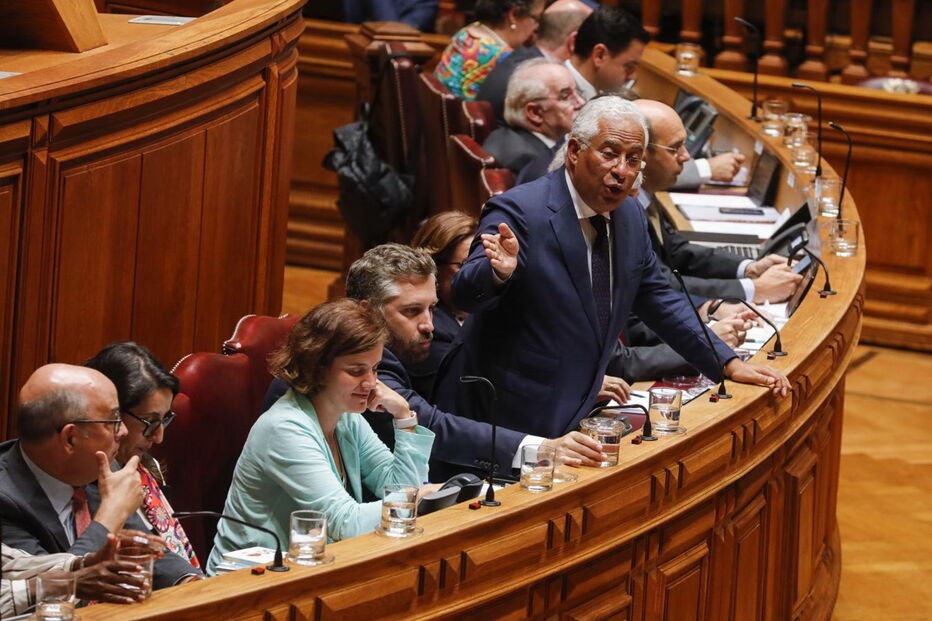 António Costa sob fogo do PSD por recuo no Infarmed 