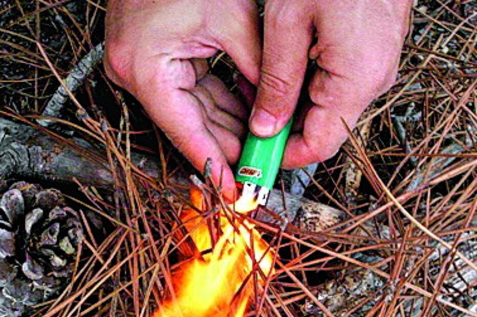 Bombeiro usou isqueiro