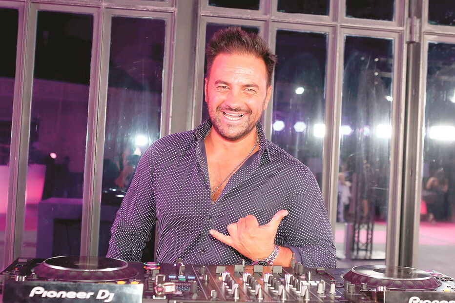 Durante a passadeira vermelha, Hugo Tabaco foi o DJ de serviço e deu música às centenas de convidados