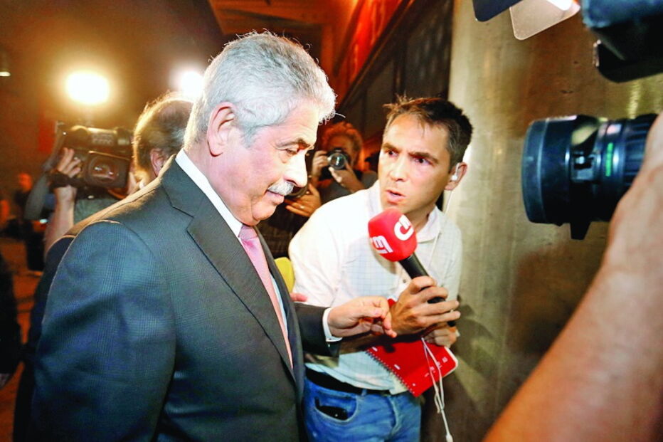 Luís Filipe Vieira à entrada da assembleia geral de aprovação das contas do clube. Líder das águias não falou aos jornalistas   