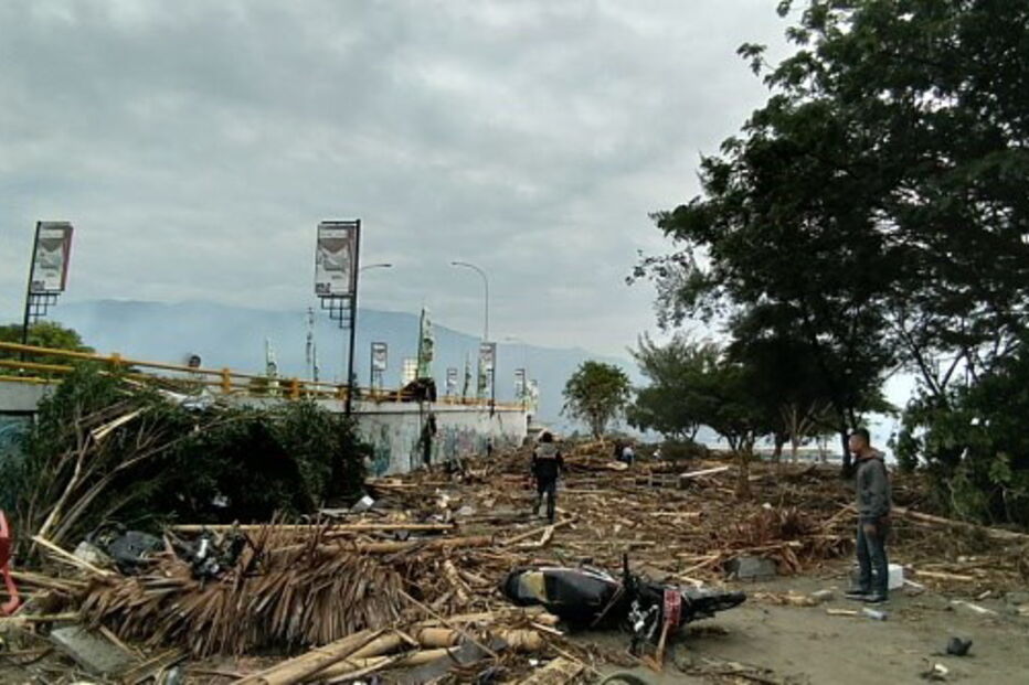 As imagens da destruição do tsunami e sismo na Indonésia