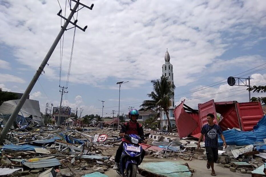 As imagens da destruição do tsunami e sismo na Indonésia