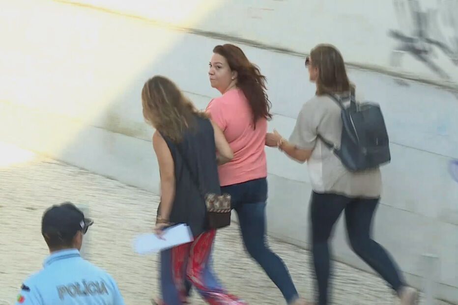 Rosa Grilo à saída do tribunal