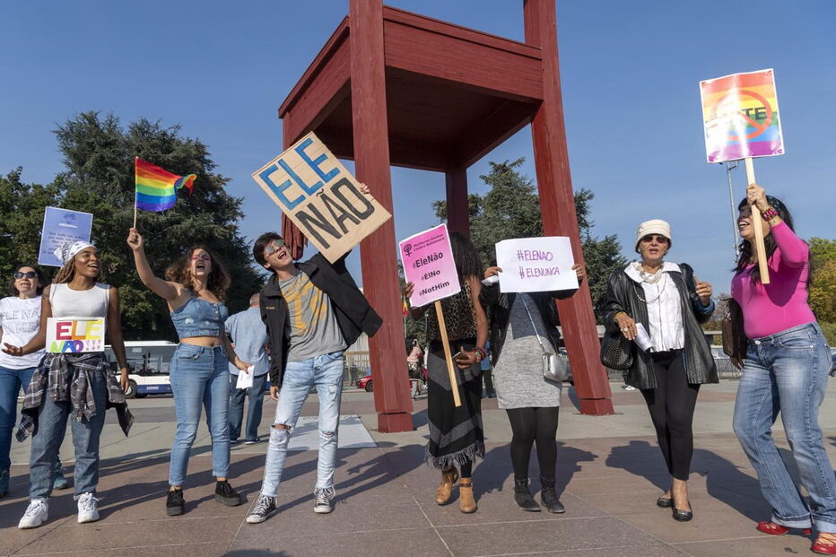Manifestação contra Bolsonaro, no Brasil