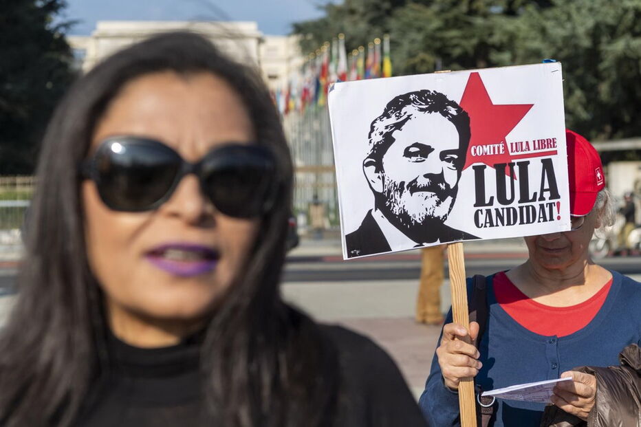 Manifestação contra Bolsonaro, no Brasil