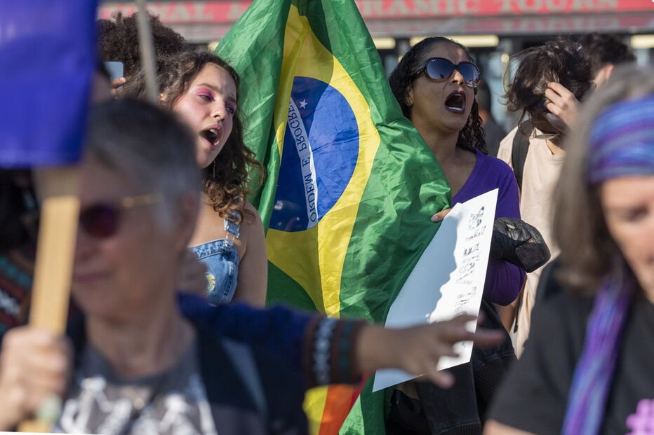 Manifestação contra Bolsonaro, no Brasil