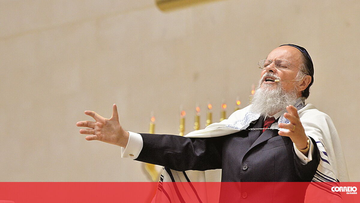 Bispo da IURD proíbe filhas de estudar para não serem mais inteligentes ...