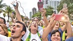 Milhões de brasileiros decidem nas eleições presidenciais o futuro de um país dividido