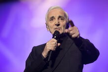Morreu o cantor francês Charles Aznavour aos 94 anos