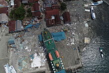 Imagens de satélite mostram caos e destruição provocados por sismo na Indonésia