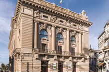 Fachada do Teatro Nacional São João, no Porto