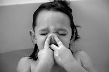 Comer 'macacos' do nariz é bom para a saúde