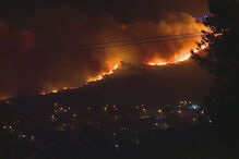 Fogo consome a Serra de Sintra 