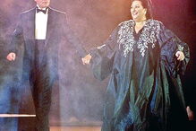 A diva da ópera Montserrat Caballé com Freddie Mercury