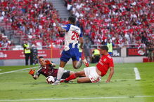 Soares em lance de perigo perante Vlachodimos