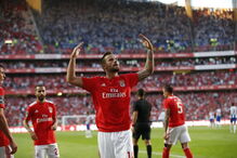 Seferovic celebra golo marcado ao FC Porto