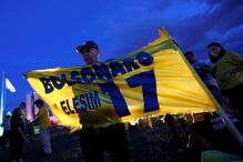 Apoiantes de Bolsonaro celebram vitória na primeira volta das presidenciais	