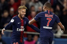 Mbappé marcou quatro golo ao Lyon pelo Paris Saint Germain
