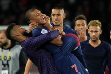 Mbappé marcou quatro golo ao Lyon pelo Paris Saint Germain