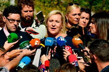 Inés Madrigal, mulher que fez queixa de Eduardo Vela, à saída do Tribunal de Madrid