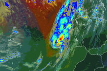 Furacão Leslie aproxima-se do Continente