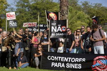 Centenas de pessoas contestaram o projeto de dragagens no rio Sado e criticam a posição do Governo 