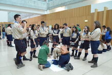 Escuteiros foram divididos em grupos e assistiram a uma demonstração das técnicas a utilizar 