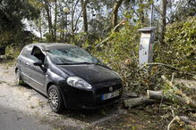 Figueira da Foz arrasada à passagem do furacão Leslie