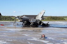 Avião dispara contra nave F-16 em base militar na Bélgica