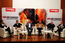 Painel da conferência 'CM Não Esquece', em Oliveira do Hospital