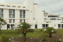 Mulher de 82 anos encontrada morta em piscina de hotel no Algarve