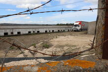 Cadáver só foi descoberto ontem. Bombeiros fizeram o transporte para a morgue do Hospital de Vila Franca de Xira 